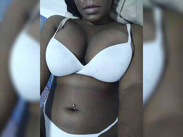 Pamelita221 webcam