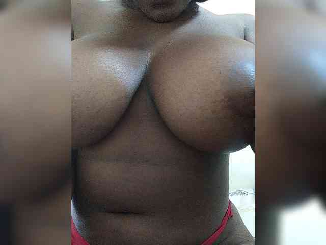 Pamelita221 webcam