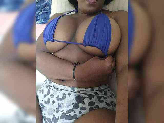 Pamelita221 webcam