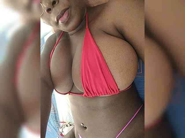 Pamelita221 webcam