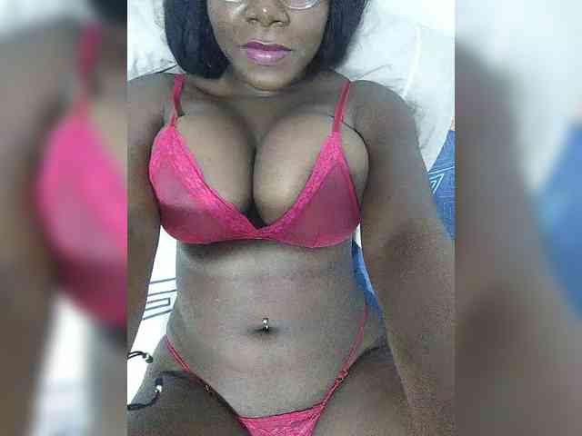 Pamelita221 webcam