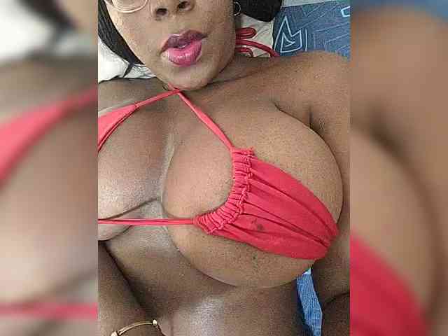 Pamelita221 webcam