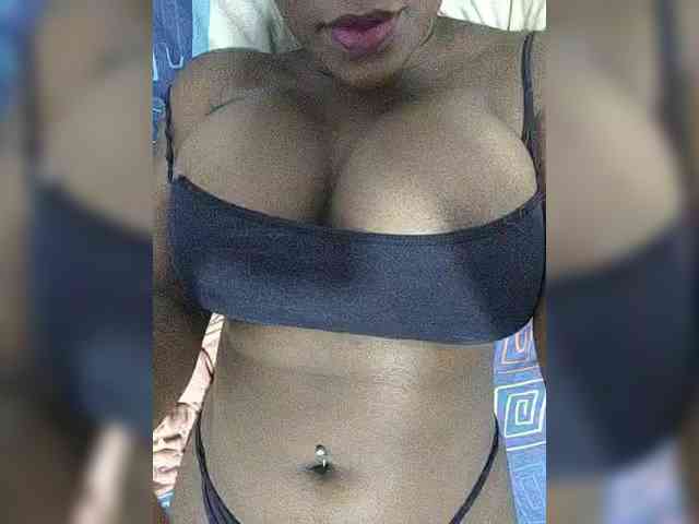 Pamelita221 webcam
