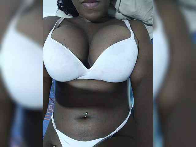 Pamelita221 webcam