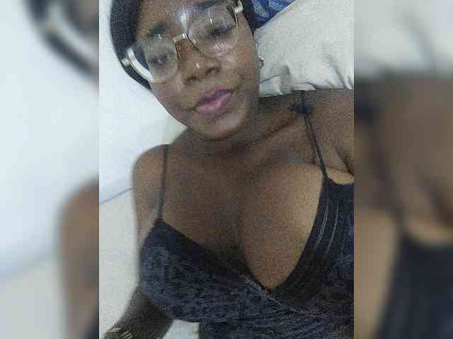 Pamelita221 webcam