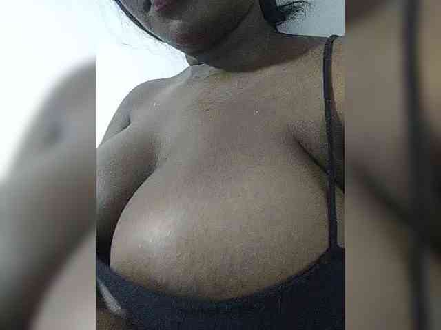 Pamelita221 webcam