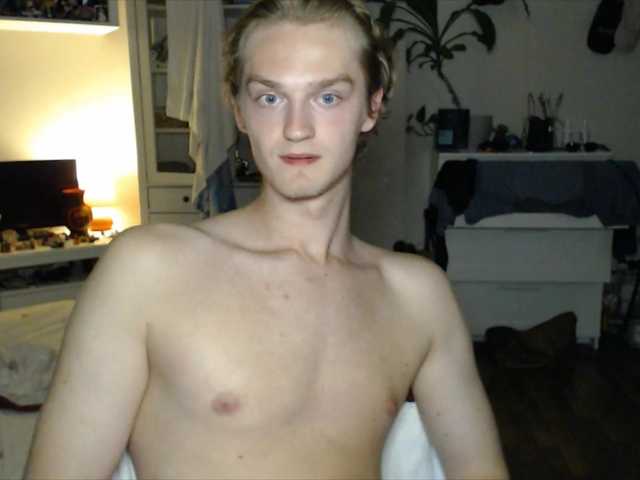 DanielYumm live webcam show