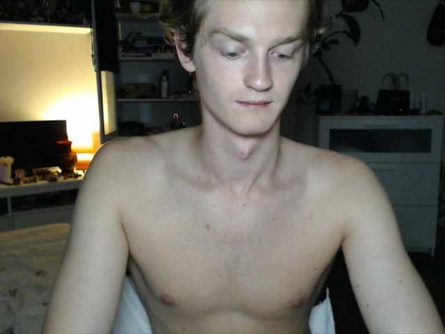 DanielYumm live webcam show