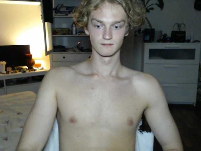 DanielYumm live webcam show