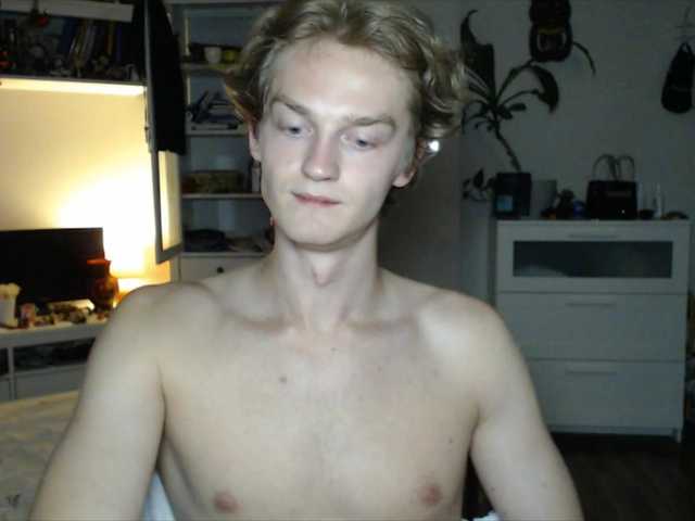 DanielYumm live webcam show