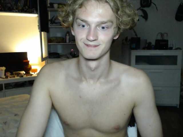 DanielYumm live webcam show