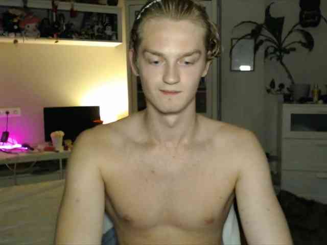 DanielYumm Sex Cam Show