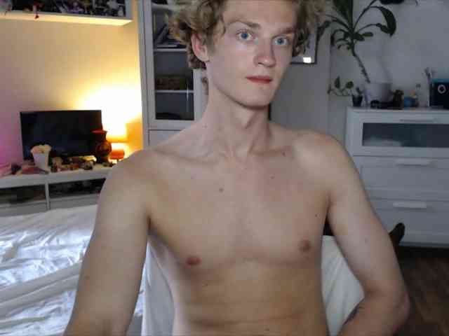 DanielYumm Sex Cam Show
