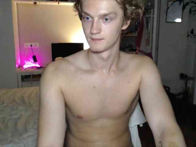 DanielYumm Sex Cam Show