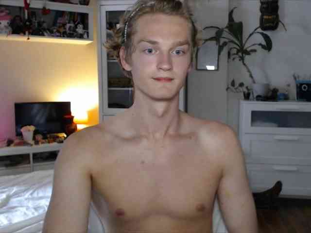 DanielYumm Sex Cam Show
