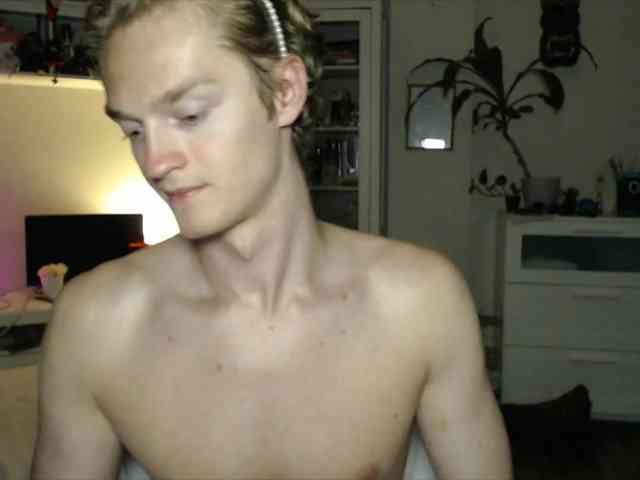 DanielYumm Sex Cam Show