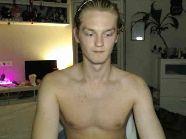 DanielYumm Sex Cam Show