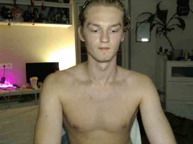 DanielYumm Sex Cam Show