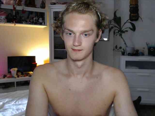 DanielYumm Sex Cam Show