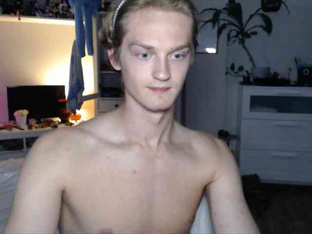 DanielYumm Sex Cam Show