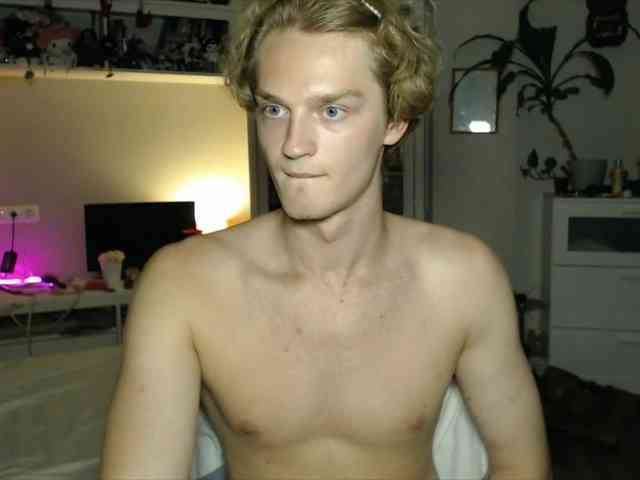 DanielYumm Sex Cam Show