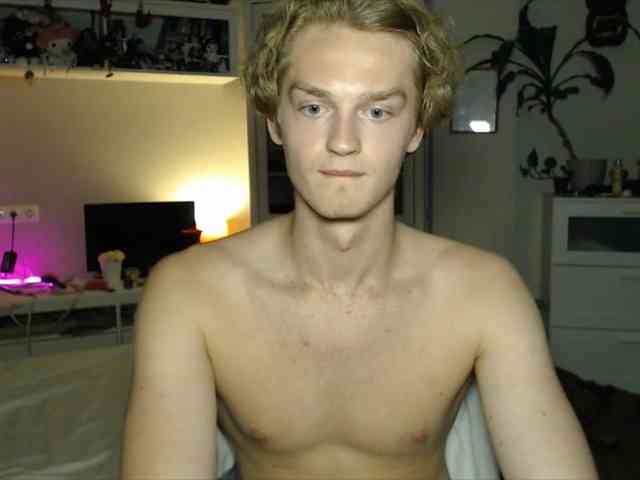 DanielYumm Sex Cam Show