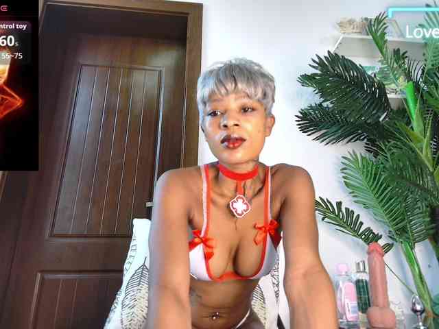 SakuraSweetie webcam