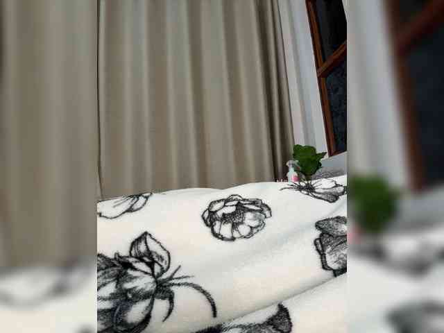SakuraSweetie webcam