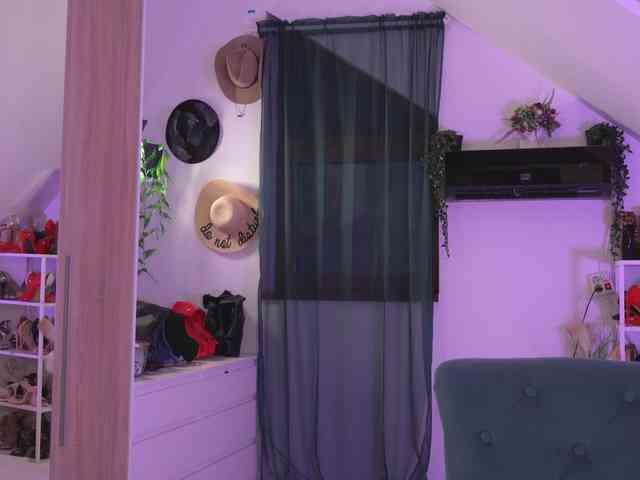 VixenIvy webcam