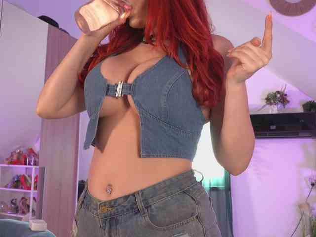 VixenIvy webcam