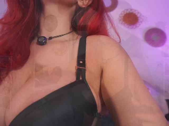 VixenIvy webcam