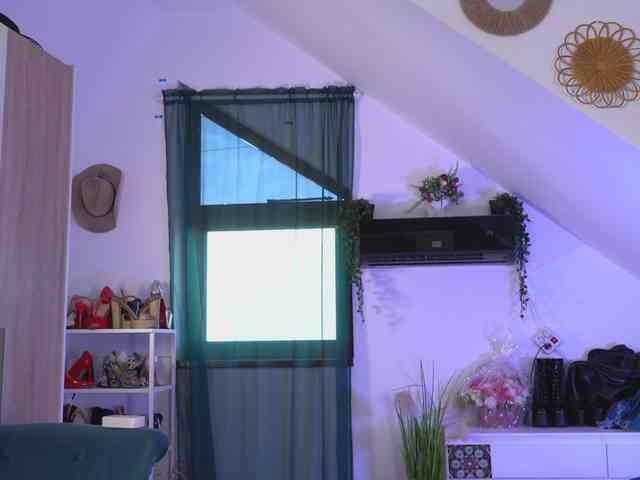 VixenIvy webcam