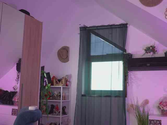 VixenIvy webcam