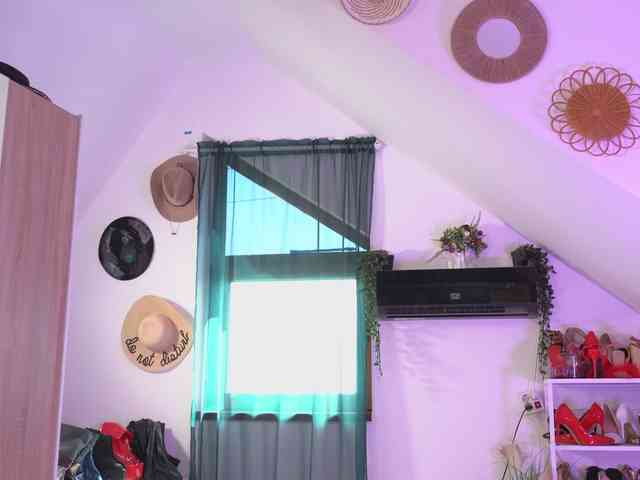 VixenIvy webcam