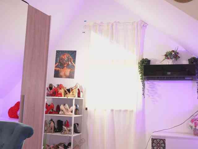 VixenIvy webcam