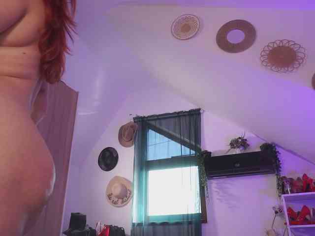 VixenIvy webcam