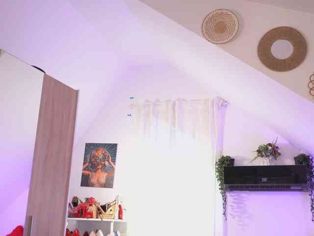 VixenIvy webcam