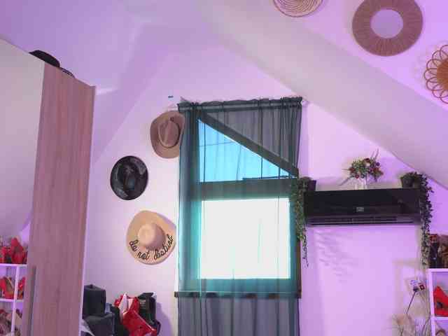 VixenIvy webcam