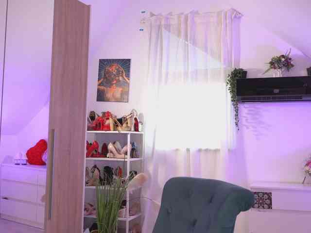 VixenIvy webcam