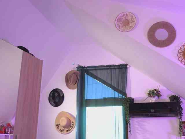 VixenIvy webcam