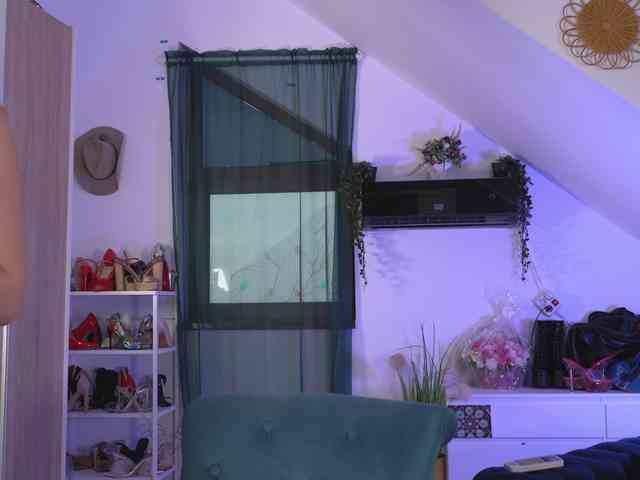 VixenIvy webcam