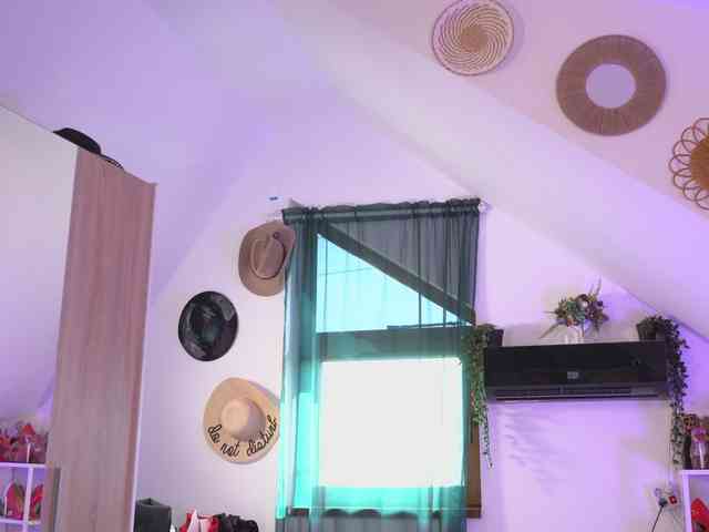 VixenIvy webcam