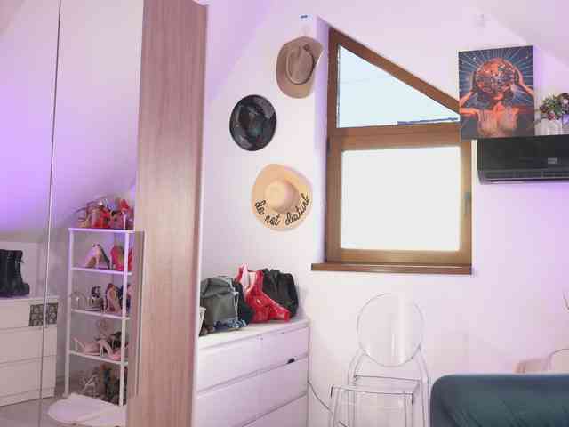 VixenIvy webcam