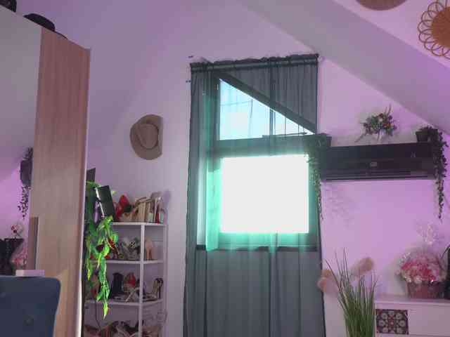 VixenIvy webcam