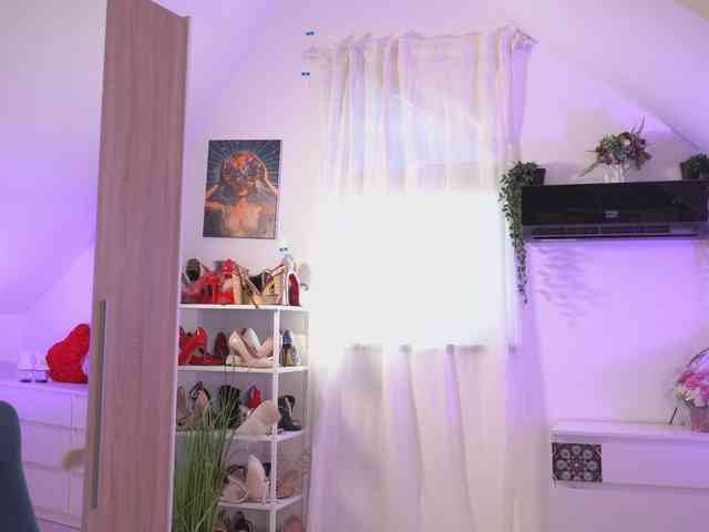VixenIvy webcam