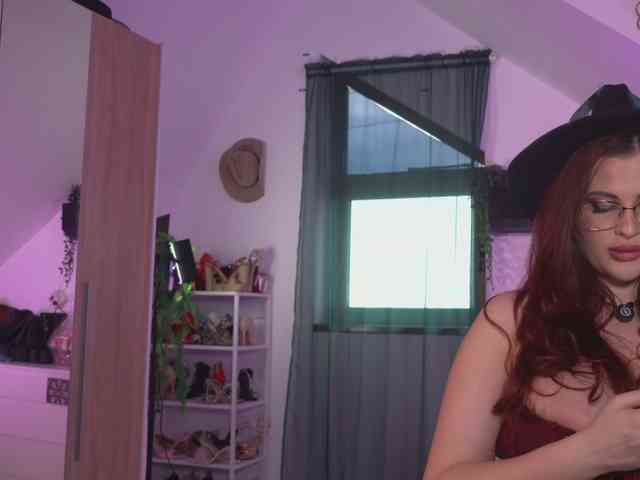 VixenIvy webcam