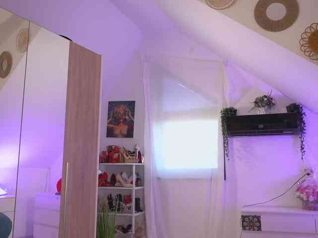VixenIvy webcam