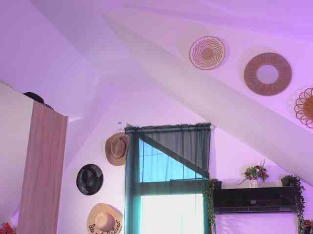 VixenIvy webcam