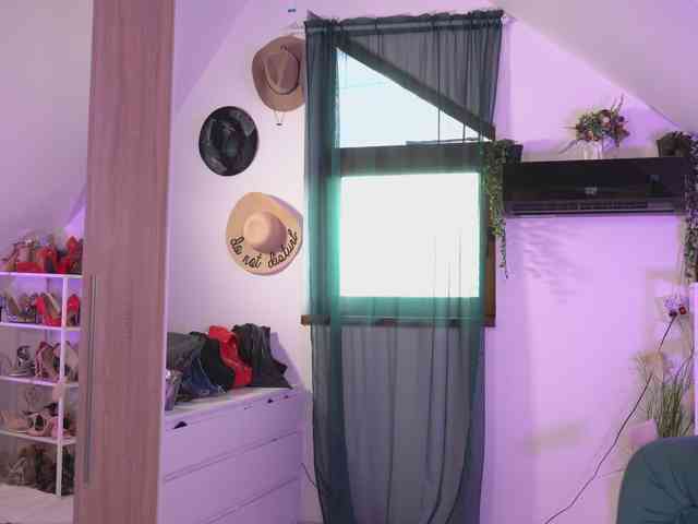 VixenIvy webcam
