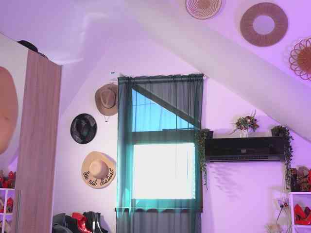 VixenIvy webcam